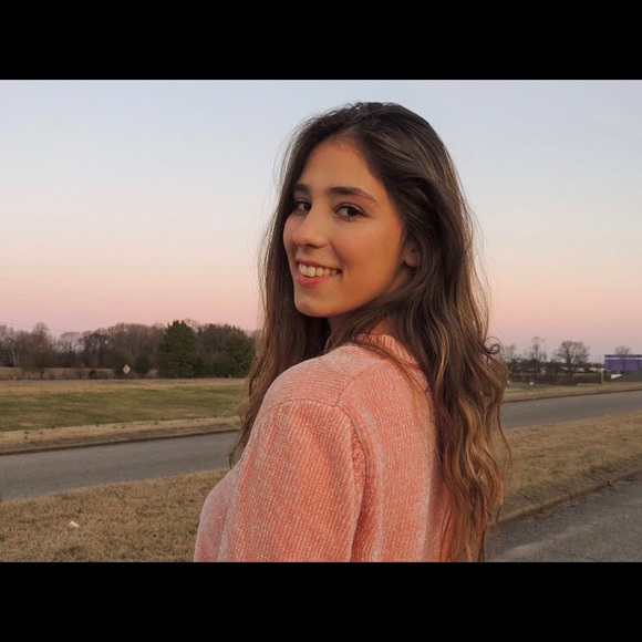 Meet your Posher, Erika - Picture 1 of 1